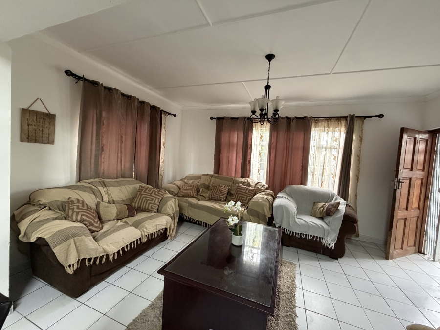 5 Bedroom Property for Sale in Morningside Eastern Cape